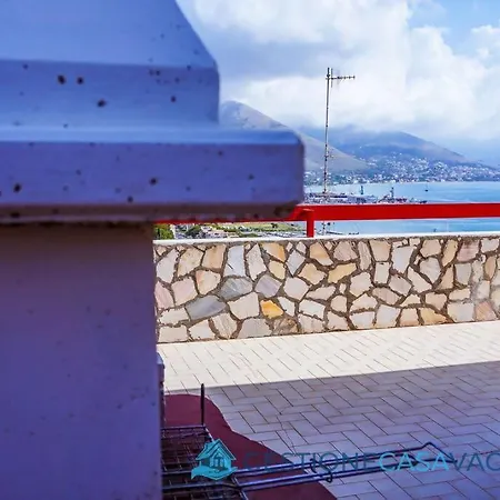 Terrazza Vista Mare E Posto Auto I Due Soli Apartmán *